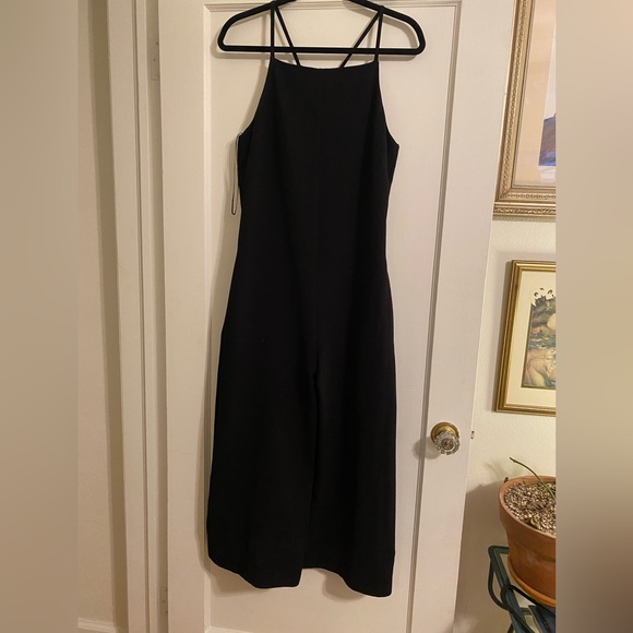 NOMIA, Cropped, Wide Leg, Strap Jumpsuit with Side Pockets. Size 6. - Picture 3 of 11